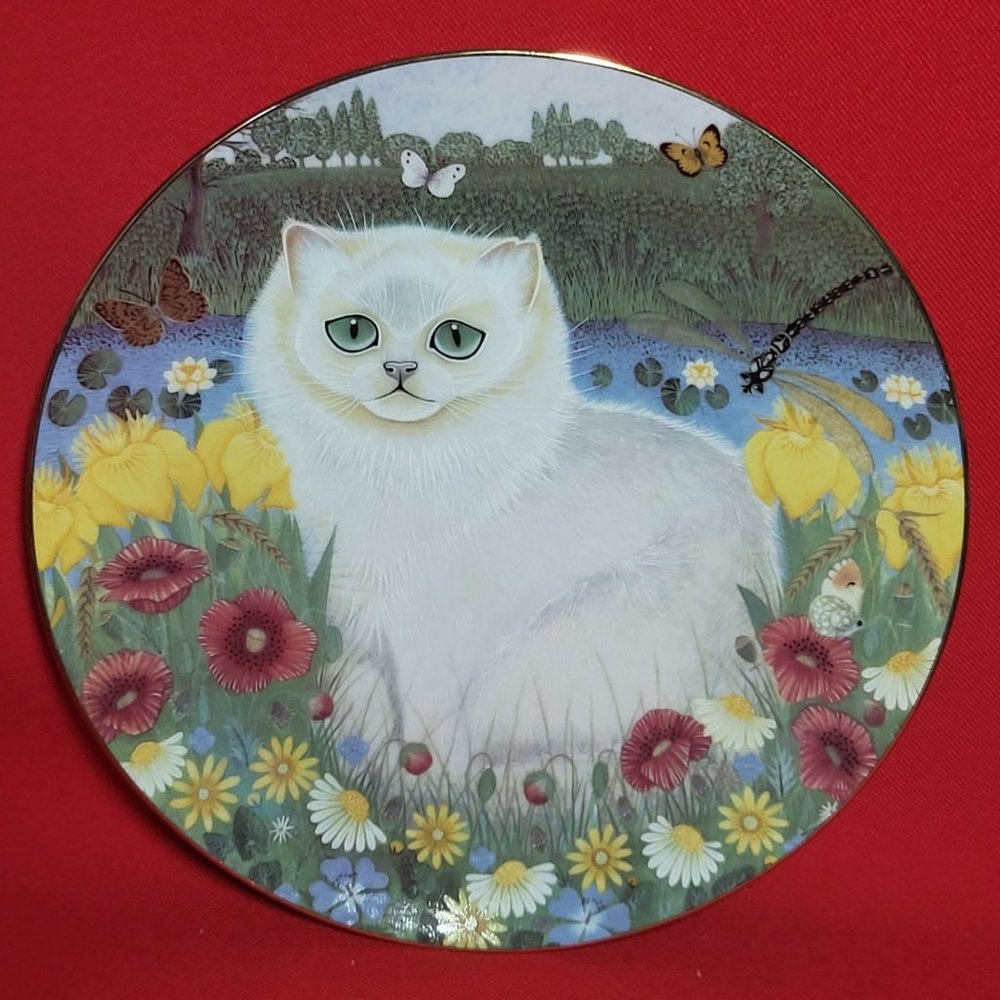 House of Global Art Lily English Countryside Cat Decorative Plate Series 1983